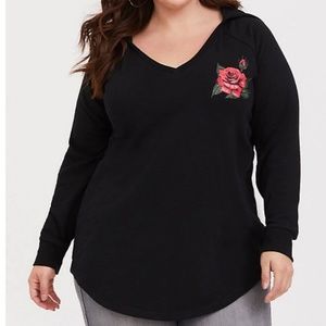 Torrid black rose v neck hoodie size 4